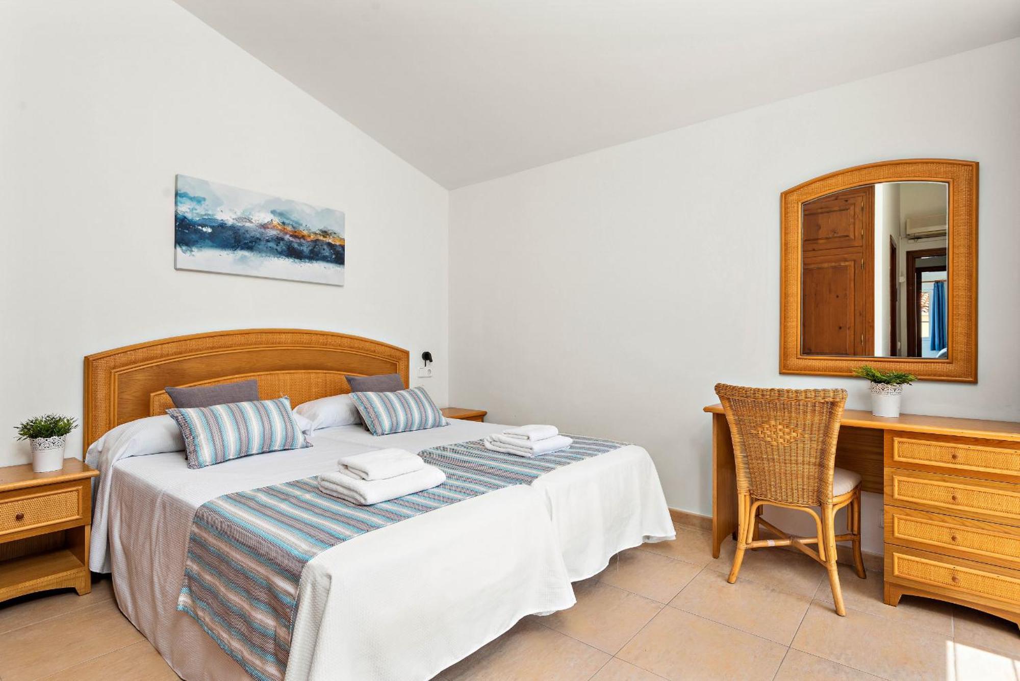 Villas Cala Galdana Villa